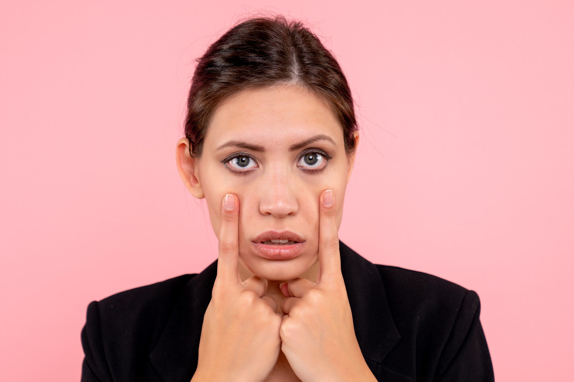 Say Goodbye to Panda Eyes with Easy Tips :: Fitie :: Articles
