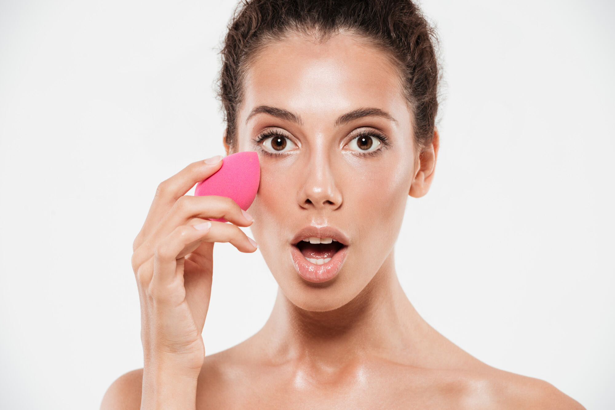 Why Wetting Your Makeup Sponge is a Game-Changer! :: Fitie :: Articles