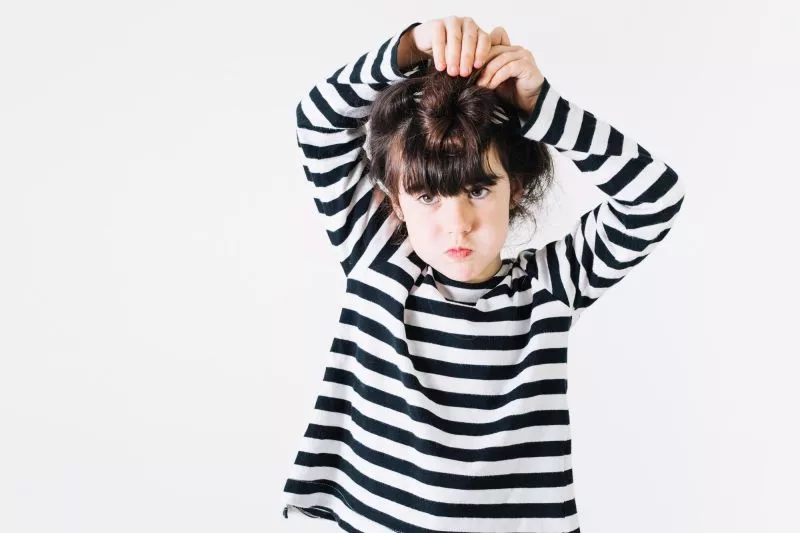 Tumbuh Uban pada Rambut Anak? Kenali Apa Penyebabnya!