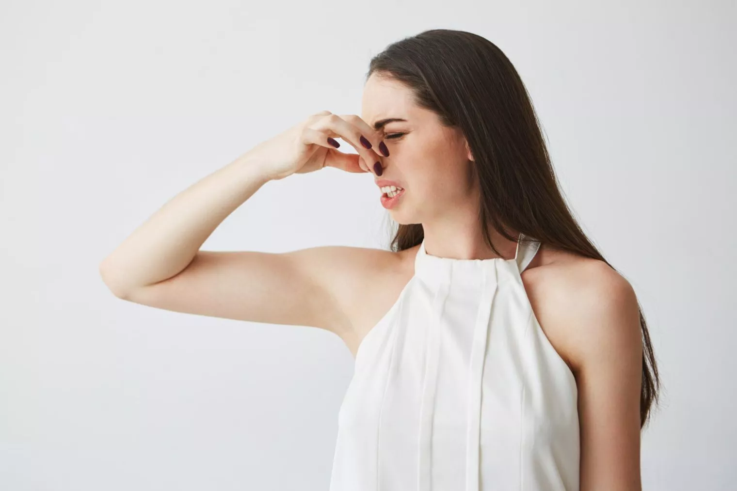 Deodorant vs Antiperspirant, Mana yang Lebih Baik untuk Permasalahan Ketiak?