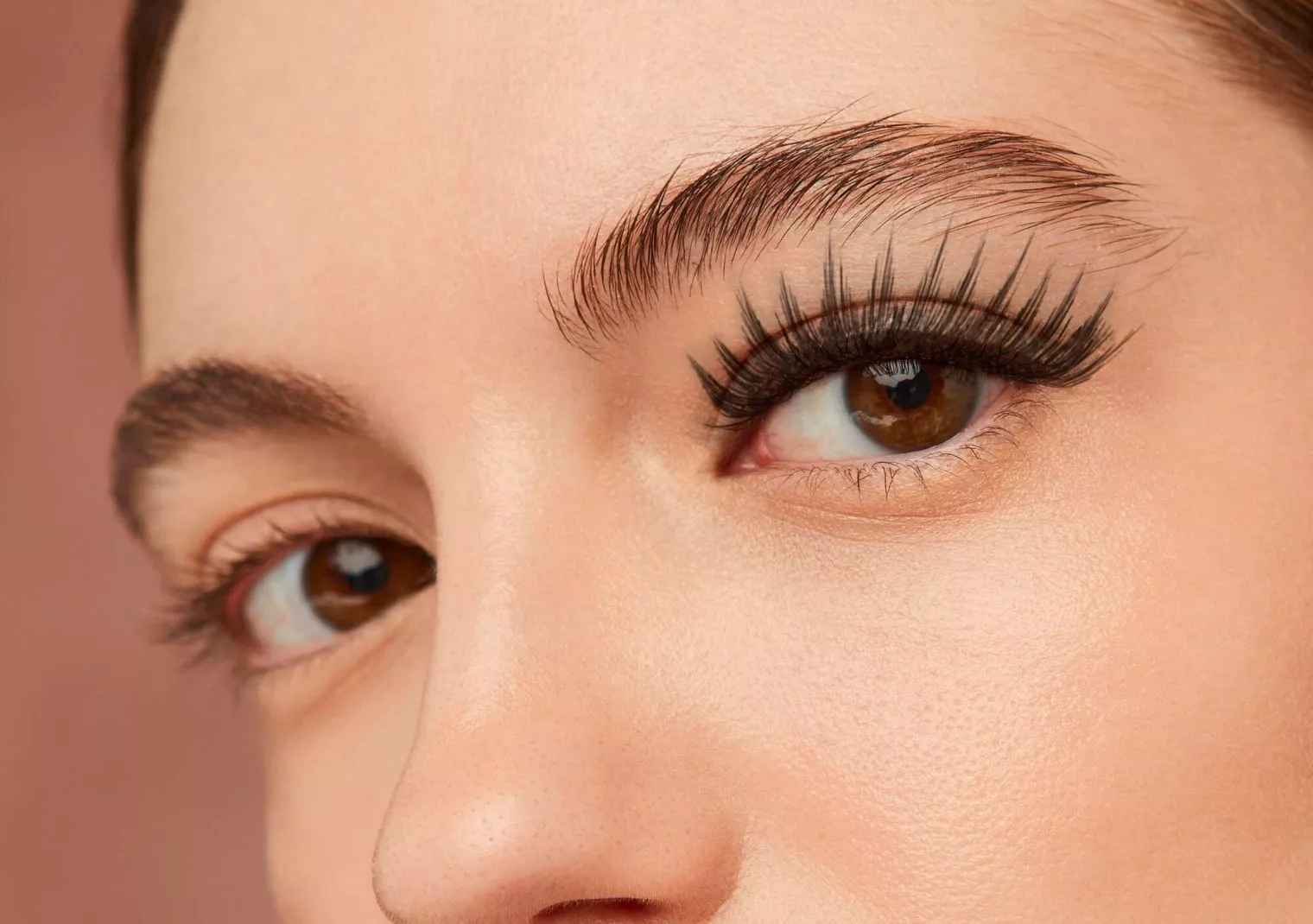 Mendingan Eyelash Extensions atau Lash Lift ya?