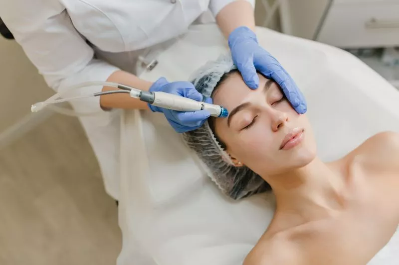Mengenal Apa Itu Hydrafacial, Perawatan Kulit Wajah Tanpa Rasa Sakit