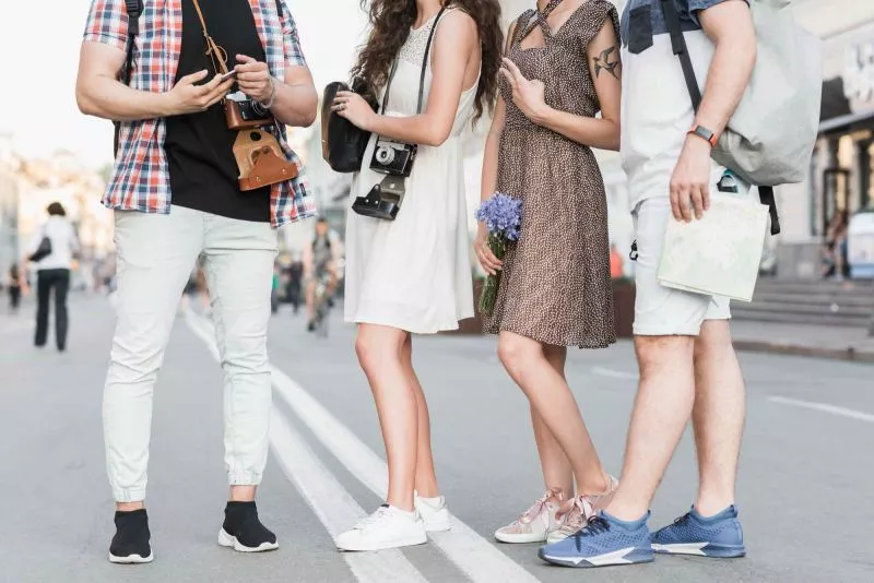 Jenis Sepatu yang Cocok untuk Nonton Konser