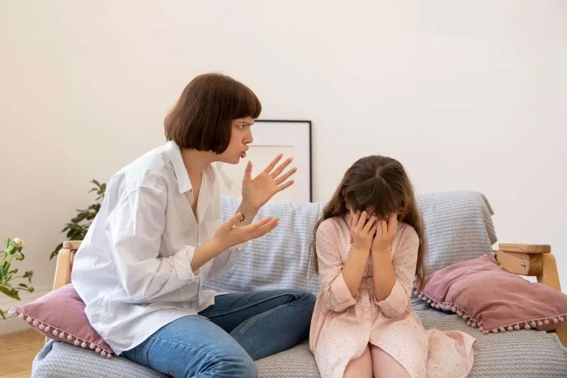 Strict Parenting: Keuntungan dan Tantangan dalam Megasuh Anak