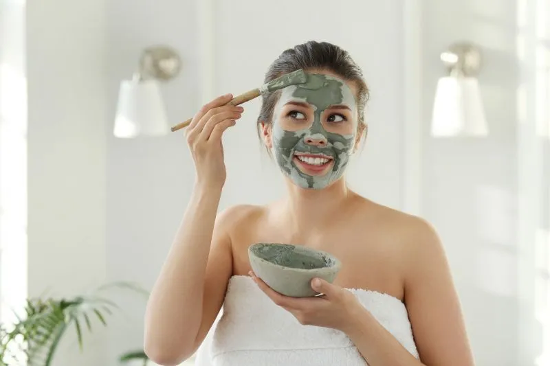 Penggunaan Masker Wajah Apakah Lebih Efektif di Pagi Hari atau Malam Hari?