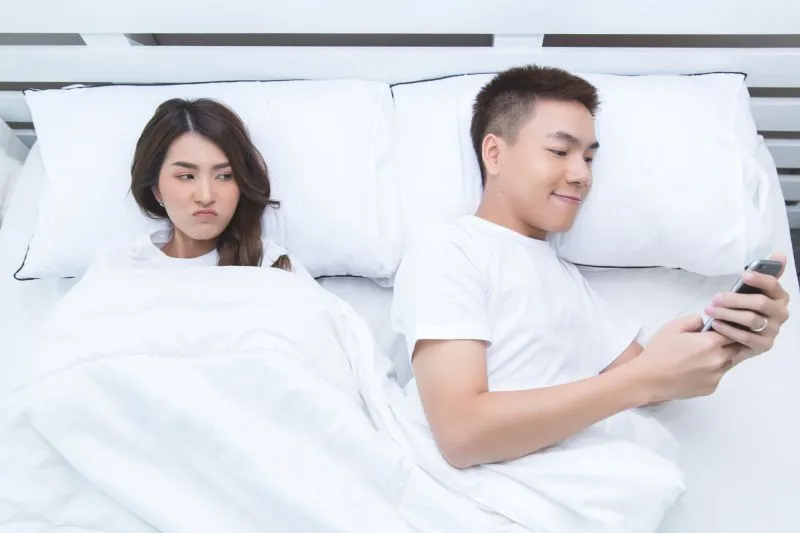 Micro Cheating: Benarkah Termasuk Selingkuh Juga?