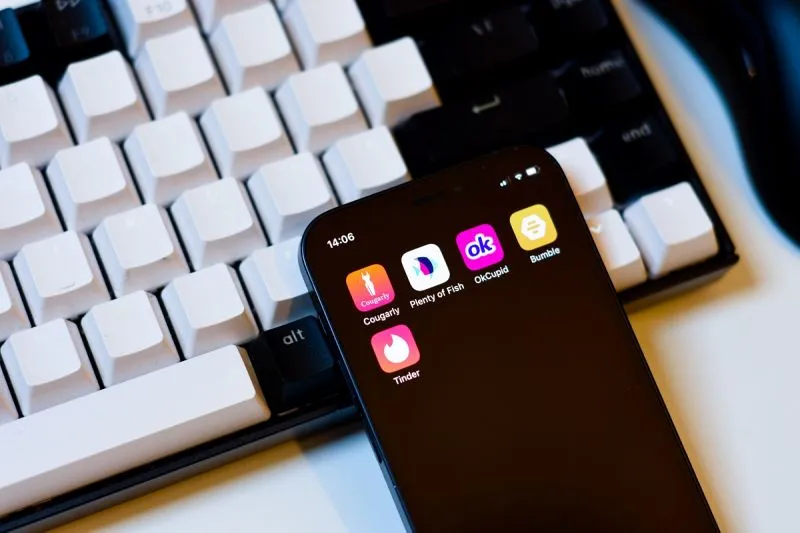4 Pengaruh Dating Apps Terhadap Kesehatan Mental