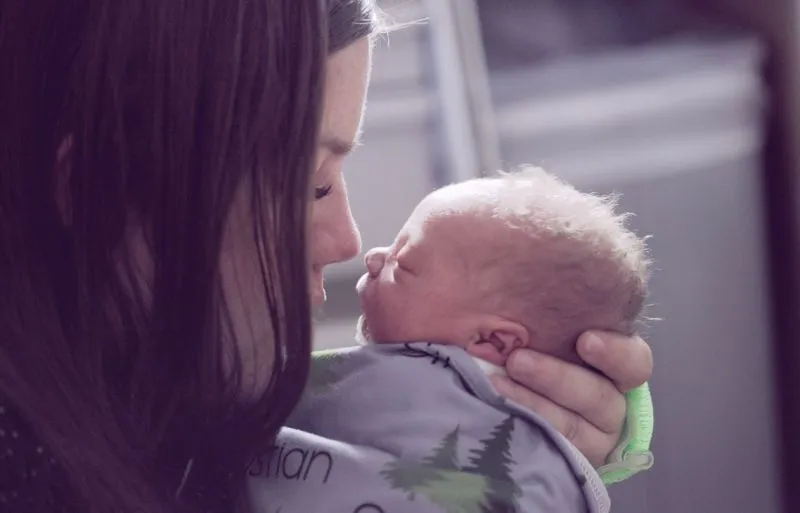 Postpartum Psychosis, Kondisi Berbahaya yang Pengaruhi Ibu Pascamelahirkan