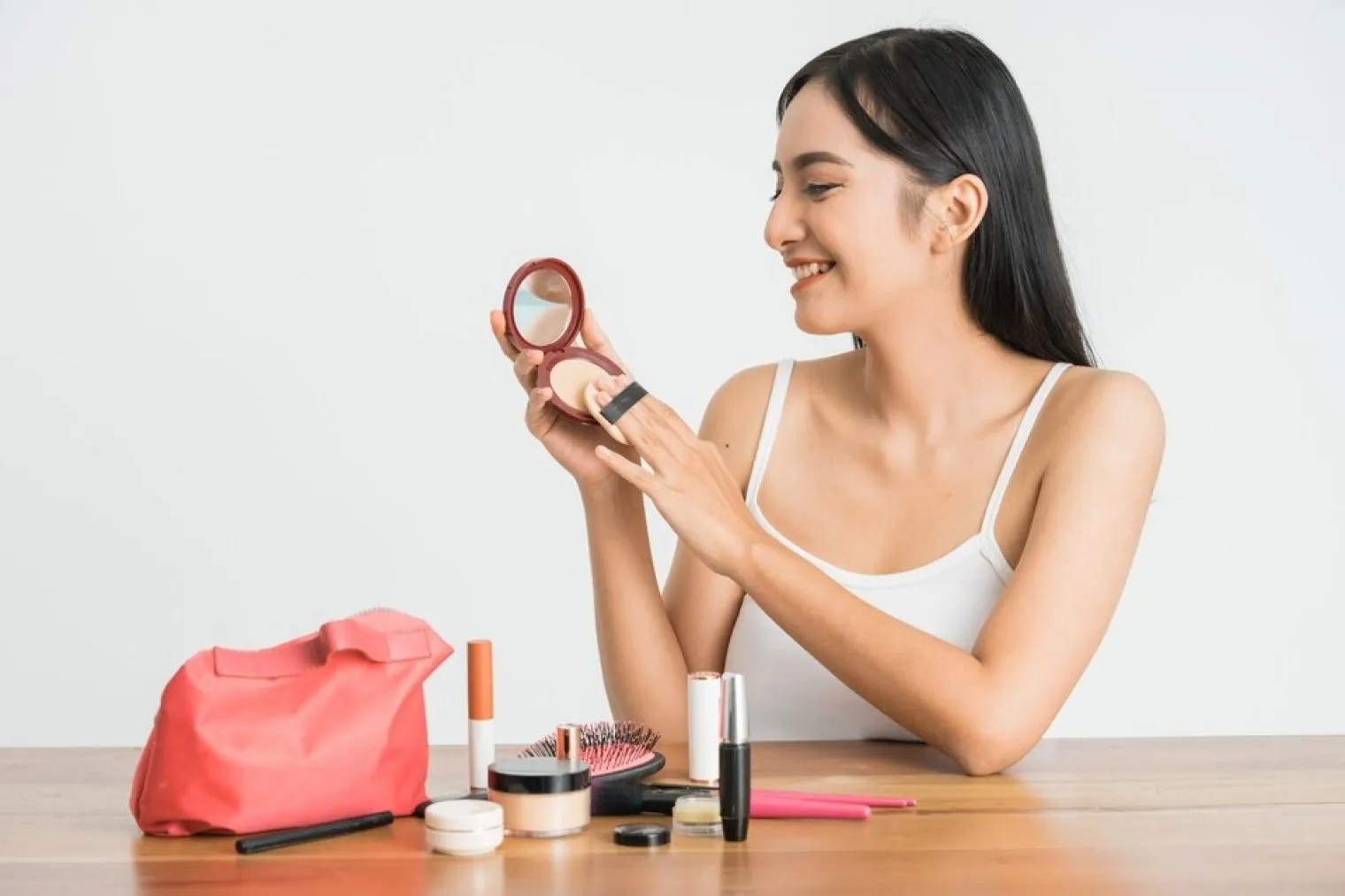Tips Touch Up untuk Makeup Tahan Lama dan Tetap Fresh