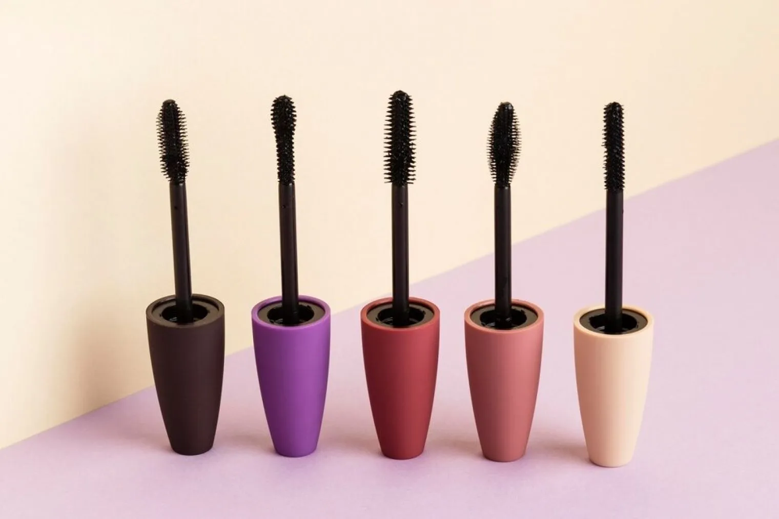 Mengenal Tubing Mascara, Inovasi Terbaru dalam Dunia Riasan Mata