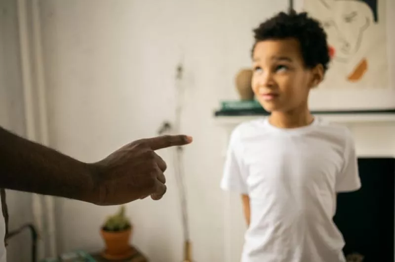 5 Cara Mendidik Anak yang Harus Kamu Hindari
