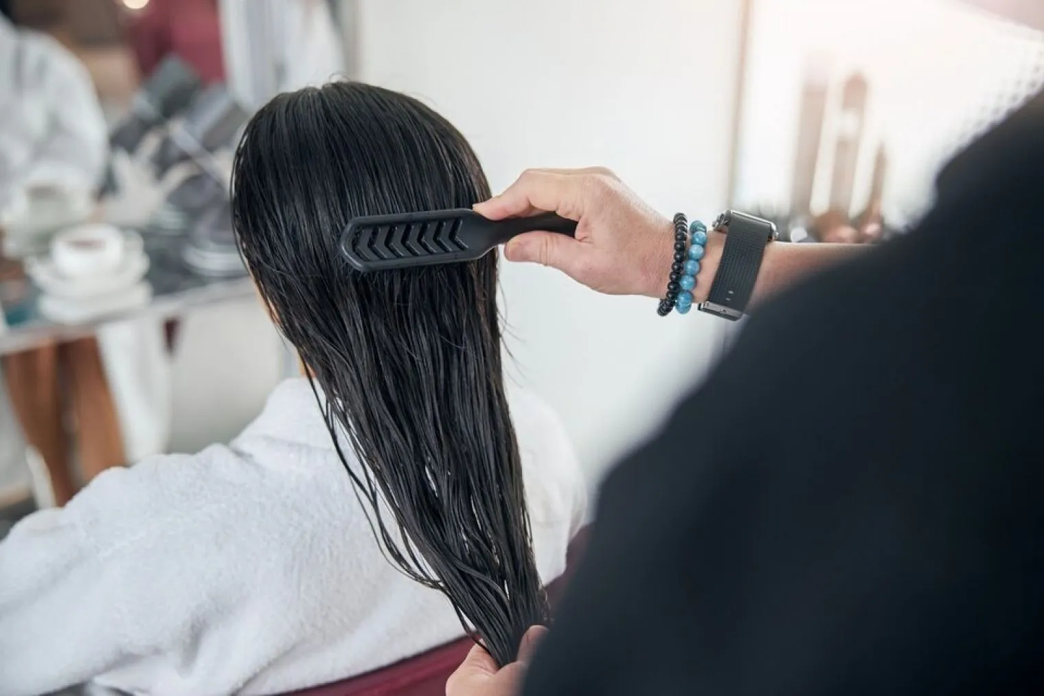 Alat Styling Rambut: Bolehkah Digunakan saat Rambut Masih Basah?