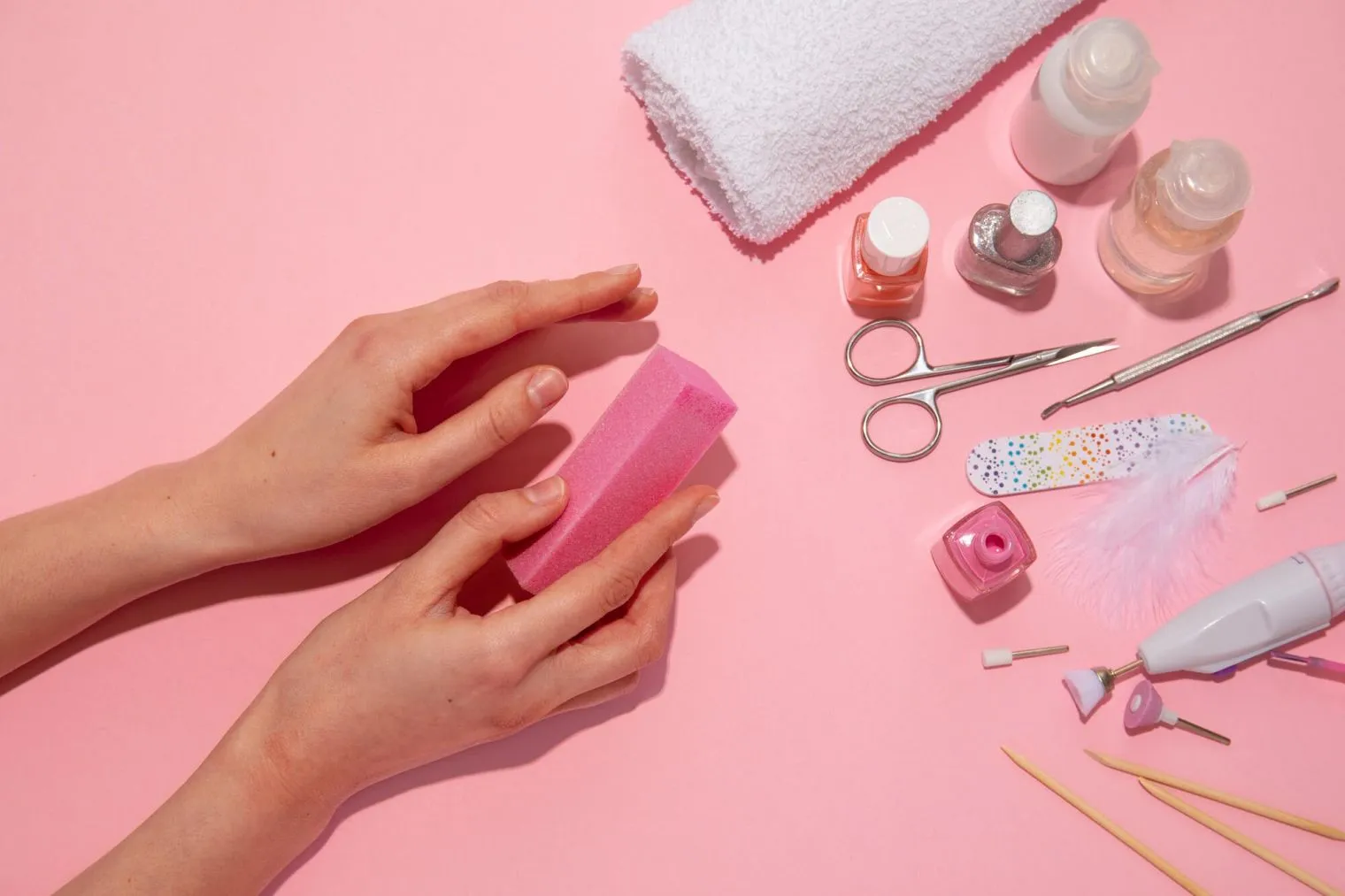 Cara Menghapus Nail Polish Gel Tanpa ke Salon