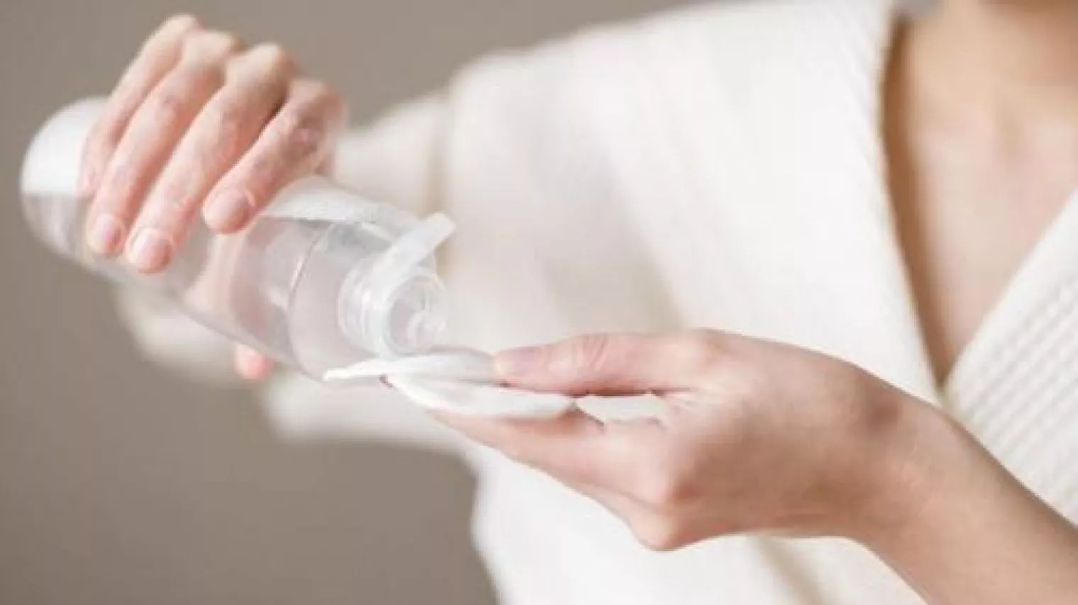 Milk Cleanser vs Micellar Water, Siapa yang Paling Jago?