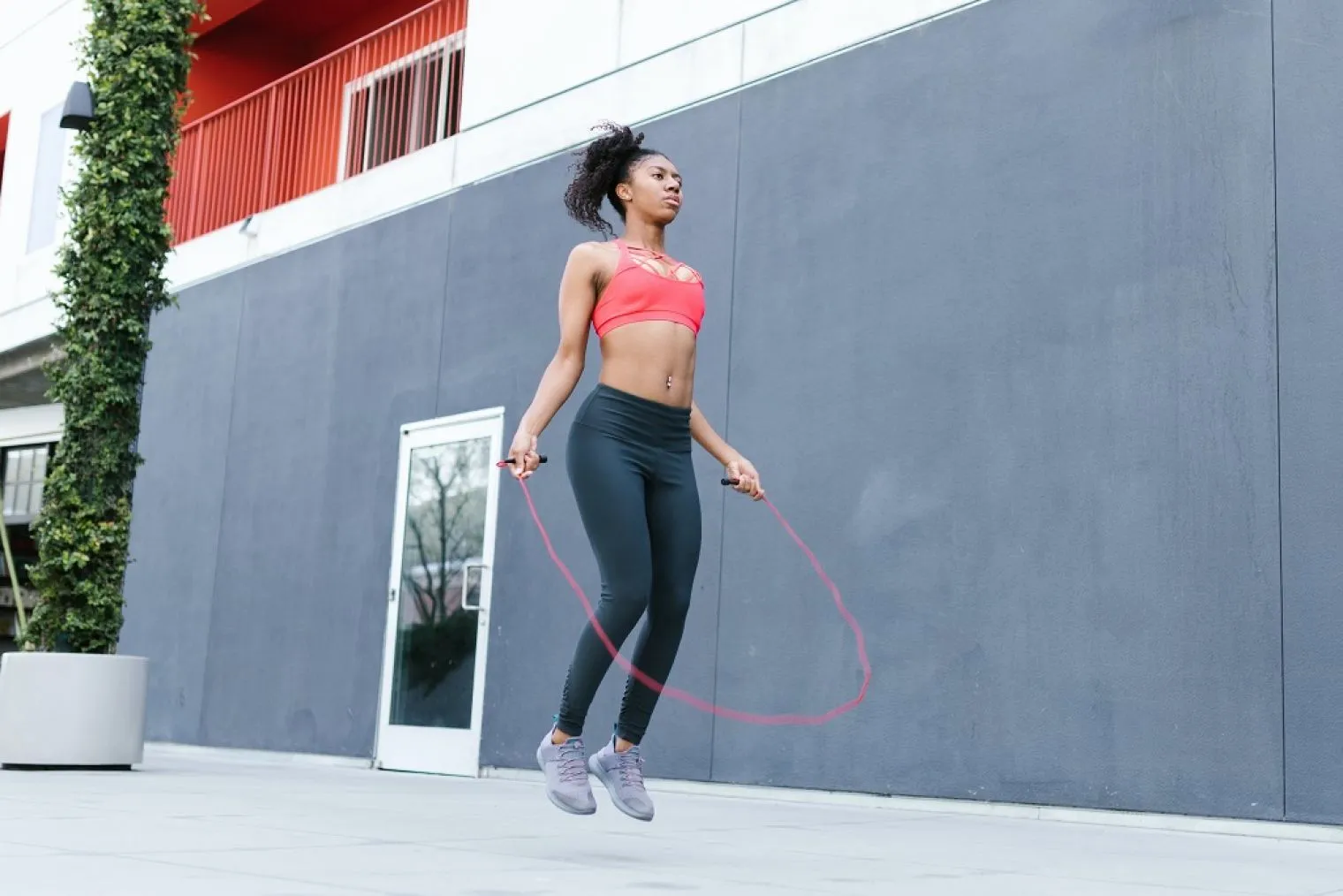 Bermain Lompat Tali: Tidak Hanya Sekedar Melompat di Atas Tali