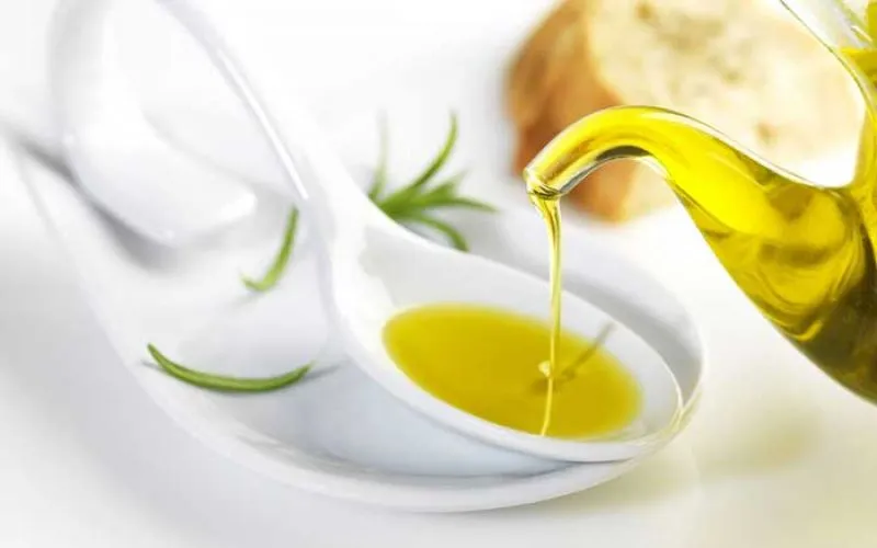 Lebih Sehat Minyak Kelapa atau Minyak Sawit?