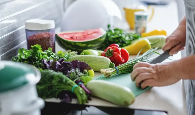 6 Tips Terapkan Pola Makan Sehat, Jangan Mau Ribet Sendiri!