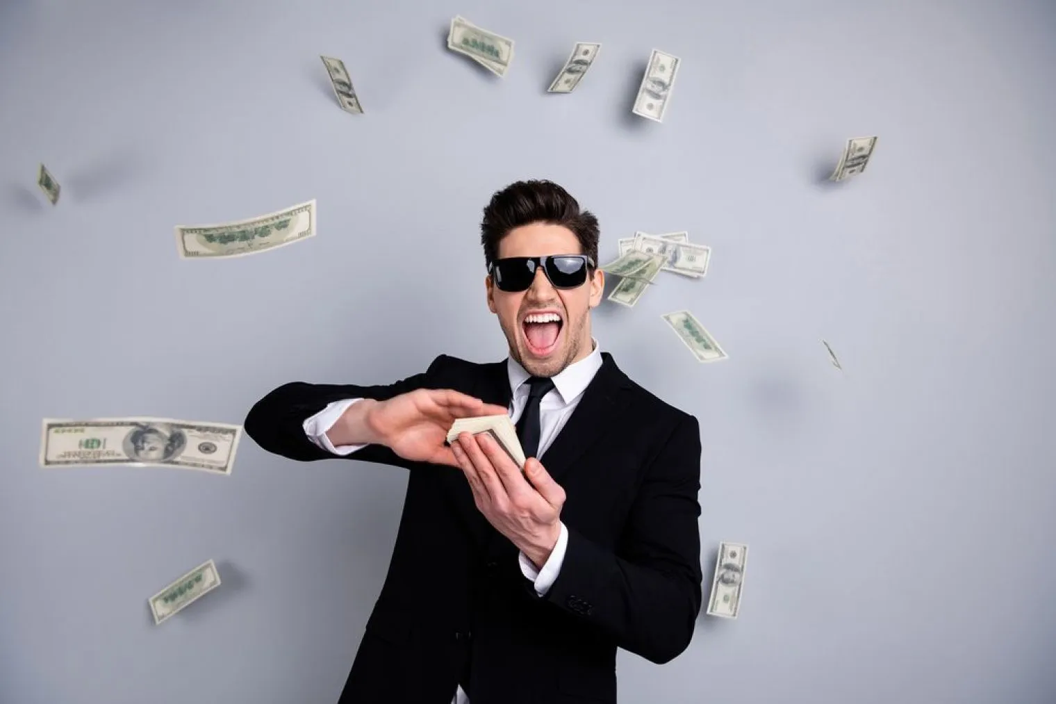 Flexing: Manfaat dan Dampak Negatifnya