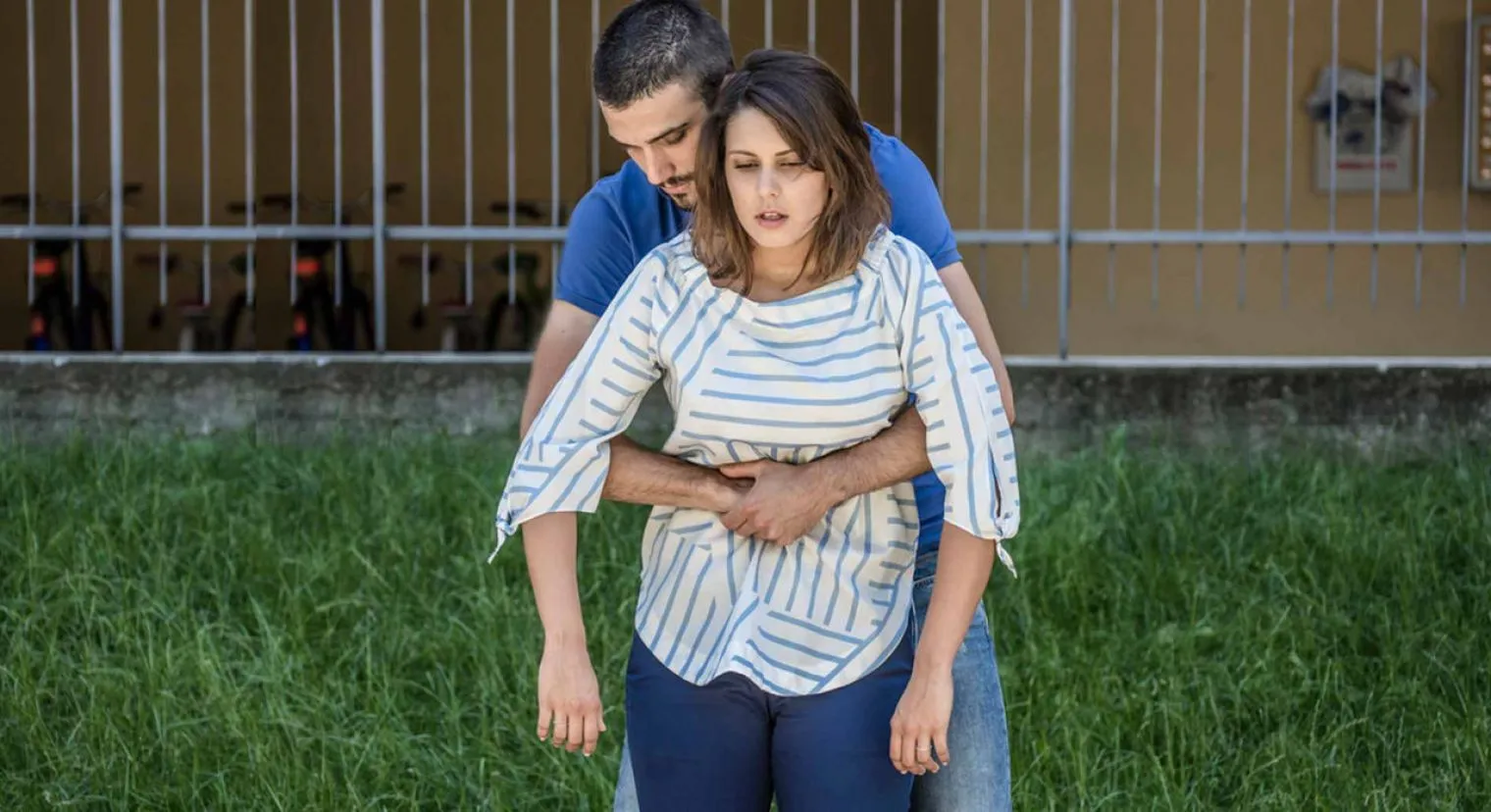 Heimlich Maneuver: Panduan Lengkap Selamatkan Nyawa Saat Tersedak
