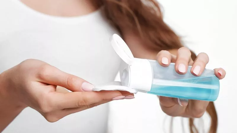 Manfaat Rutin Memakai Toner Wajah