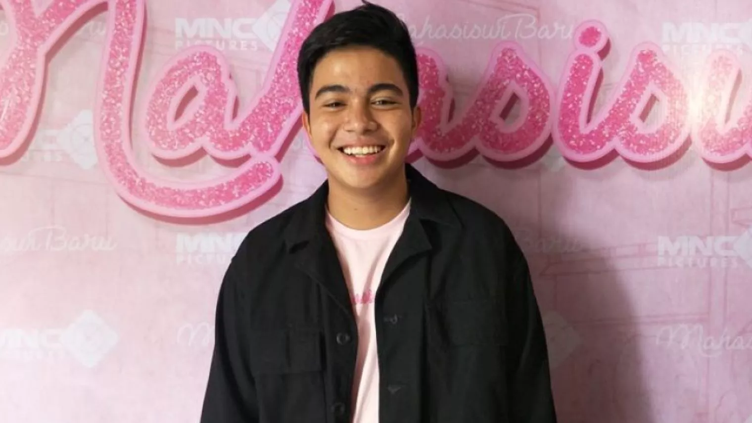 Mengenal Umay Shahab Sutradara Film Kukira Kau Rumah