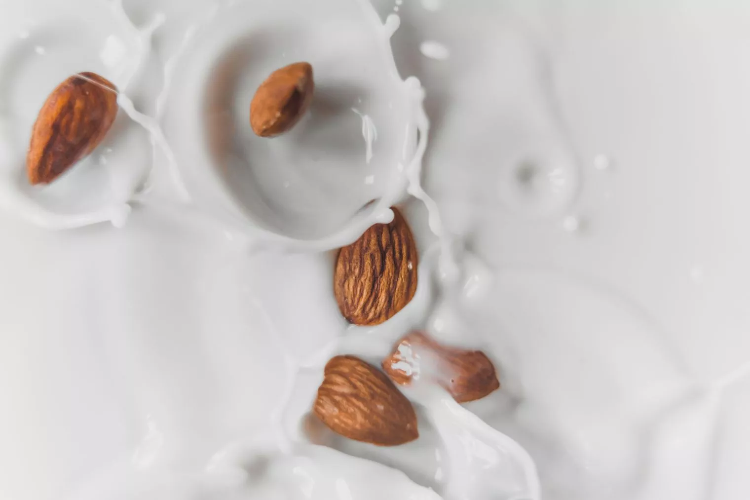 Susu Almond Ternyata Memiliki Banyak Manfaat