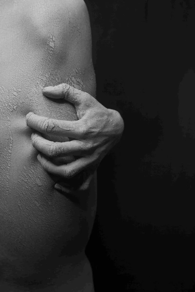 Kurang Pede Karena Kulit Kamu Kering? Jangan Khawatir, Coba Simak Perawatan Berikut Ini