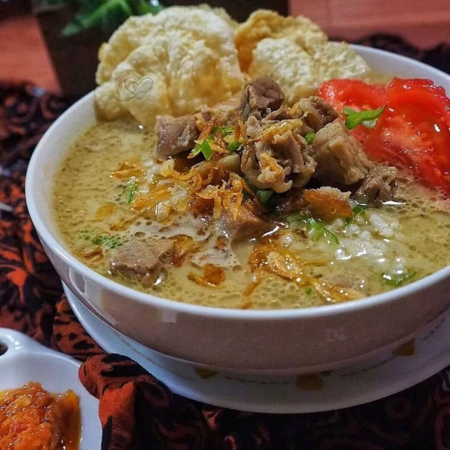 Sensasi Makan Soto Betawi yang Tak Biasa 