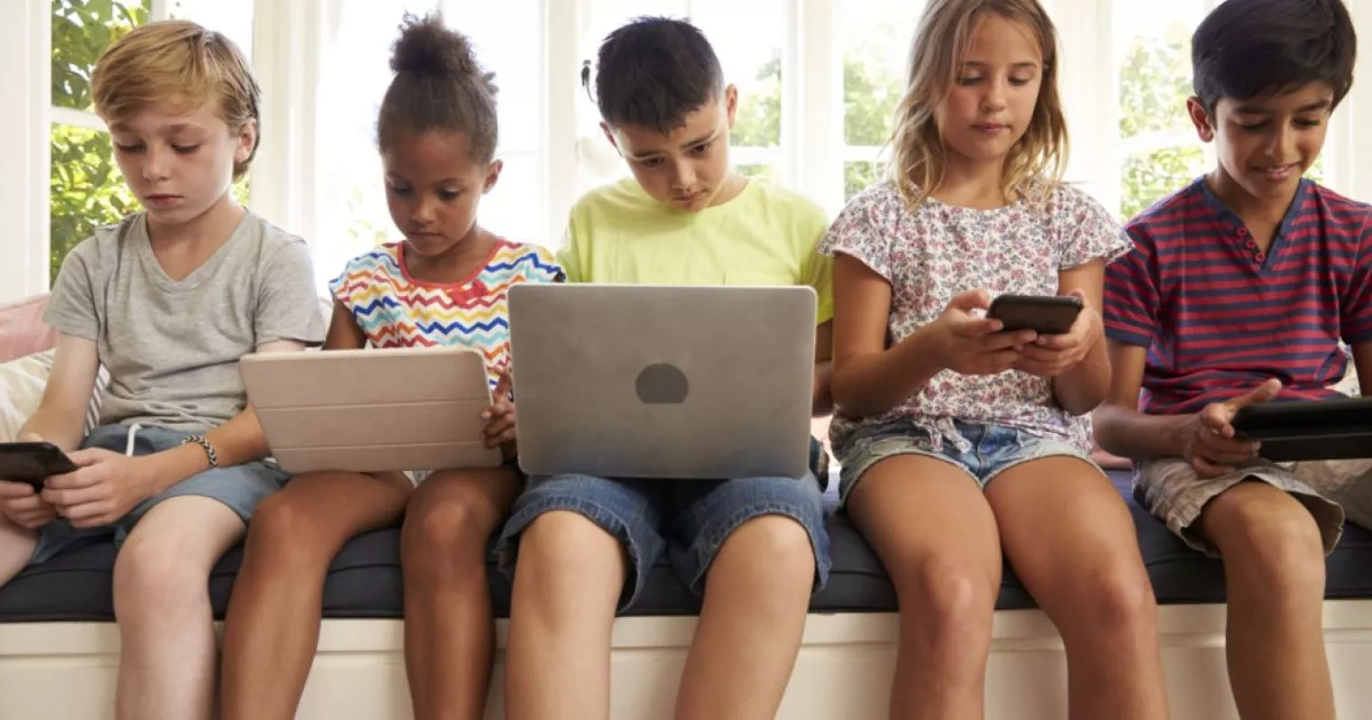 Rekomendasi dan Panduan Screen Time Untuk Anak